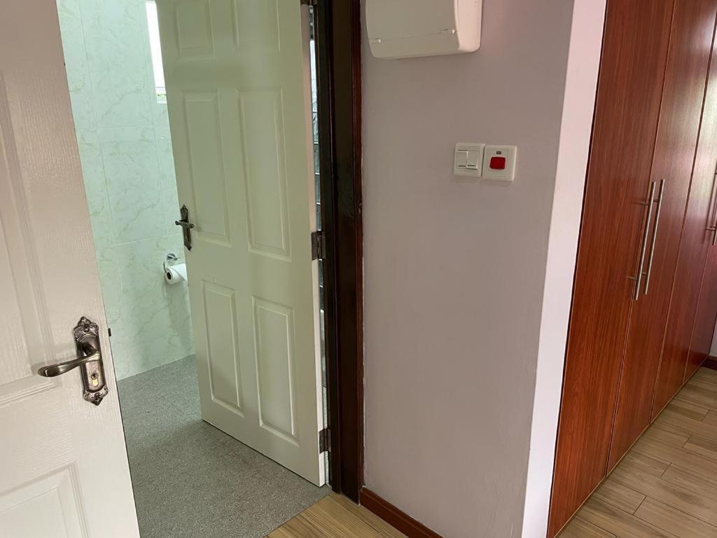 Mokara Holiday Apartment อองซ์รอแยล ภายนอก รูปภาพ
